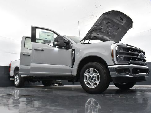 New 2026 Ford F250 XLT w/ XLT Premium Package RWD image 35