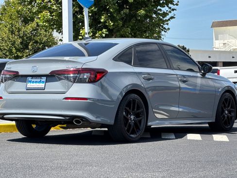 Used 2025 Honda Civic Sport image 9
