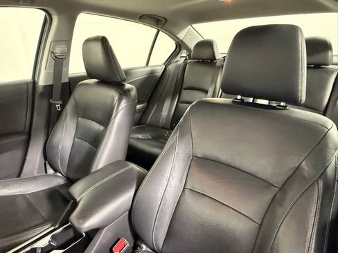 Used 2017 Honda Accord Touring image 33
