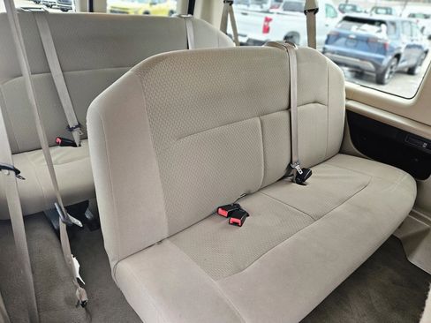 Used 2010 Ford E-350 and Econoline 350 XLT image 12