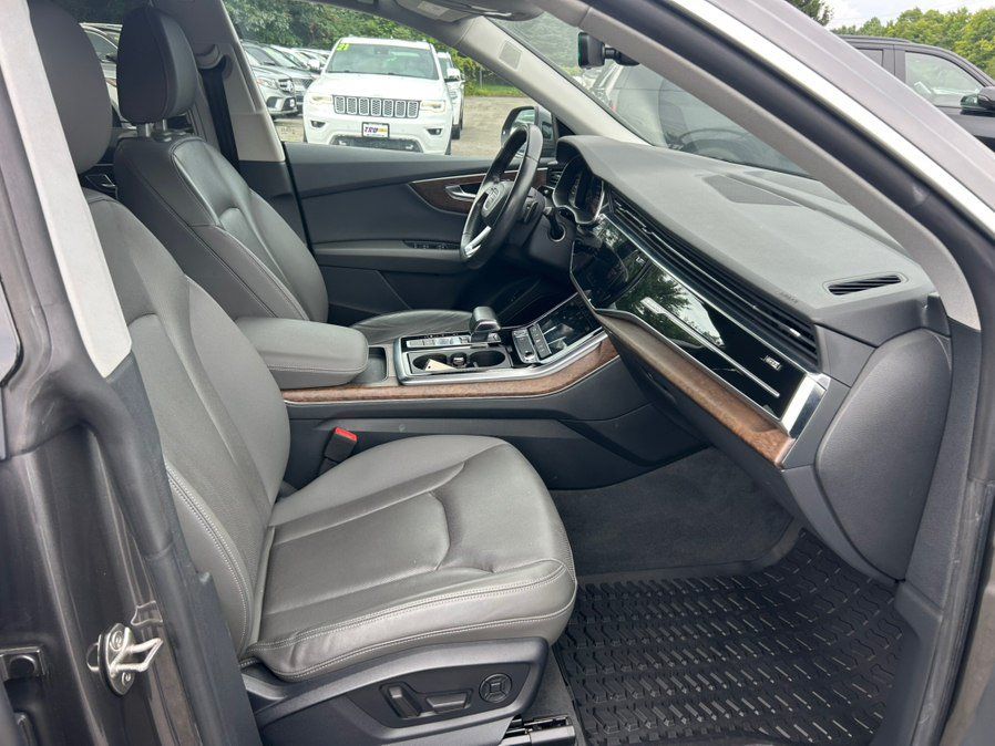 Used 2019 Audi Q8 Premium Plus AWD/4WD image 23
