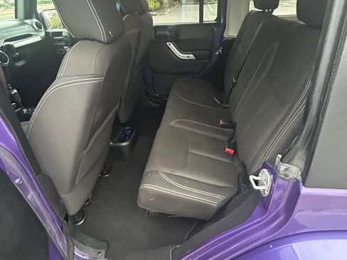 Used 2017 Jeep Wrangler Unlimited Sahara AWD/4WD image 15