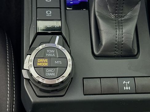 Used 2025 Toyota Tacoma TRD Off-Road image 24