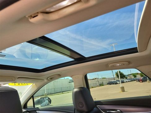 Used 2017 Cadillac XT5 Luxury image 16