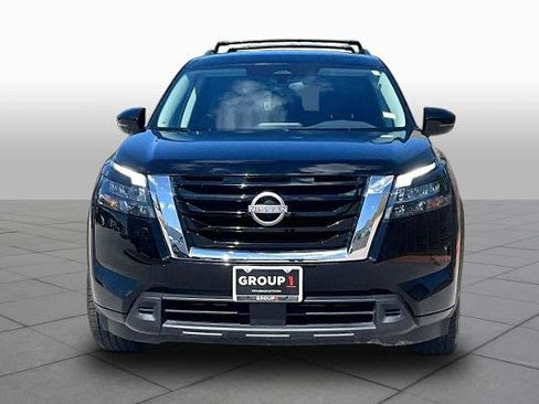 Certified 2024 Nissan Pathfinder SV FWD image 4