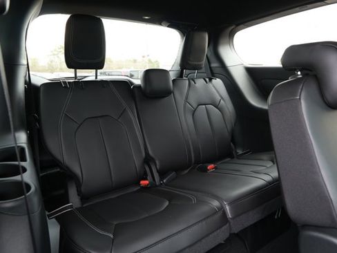 New 2026 Chrysler Pacifica Select image 34