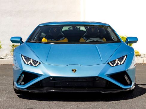 Used 2022 Lamborghini Huracan EVO RWD image 3