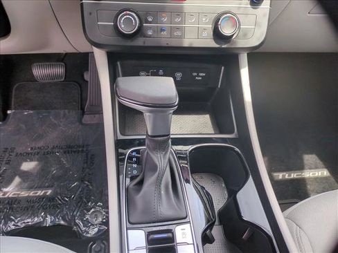 Certified 2025 Hyundai Tucson SE FWD image 14