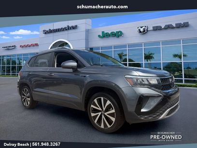 Used 2023 Volkswagen Taos SE w/ Panoramic Sunroof Package