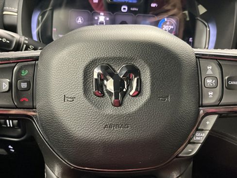 Used 2023 RAM 1500 Limited AWD/4WD image 16