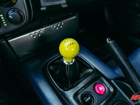 Used 2001 Honda S2000 image 12