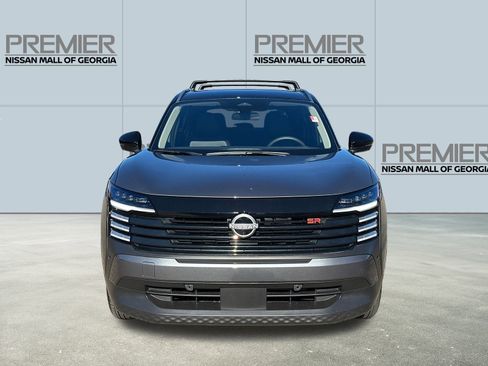 Used 2025 Nissan Kicks SR image 2