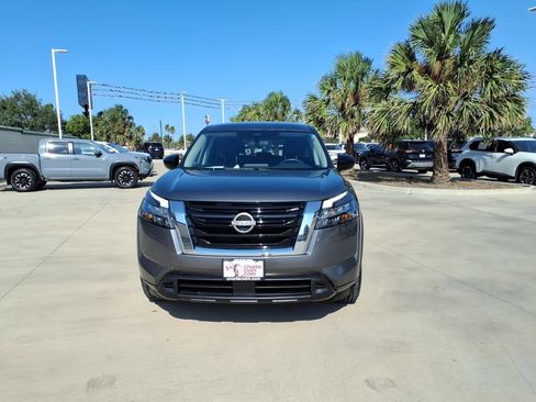 Used 2023 Nissan Pathfinder S FWD image 8