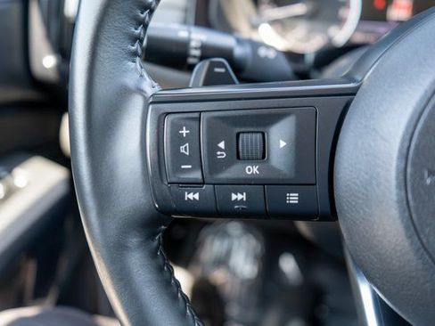 Used 2025 Nissan Pathfinder SV AWD/4WD image 22