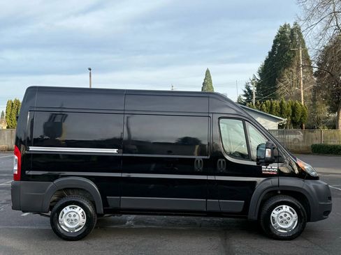 Used 2016 RAM ProMaster 2500 w/ Interior Convenience Group image 5