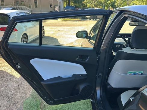 Used 2017 Toyota Prius Four w/ Advanced Technology Package FWD image 18