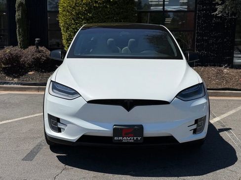 Used 2018 Tesla Model X 100D image 3