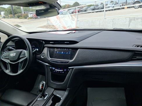 Used 2017 Cadillac XT5 Luxury FWD image 14