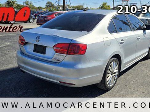 Used 2012 Volkswagen Jetta SEL image 5