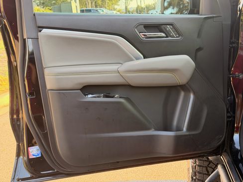 Used 2026 Chevrolet Colorado ZR2 w/ Technology Package AWD/4WD image 16
