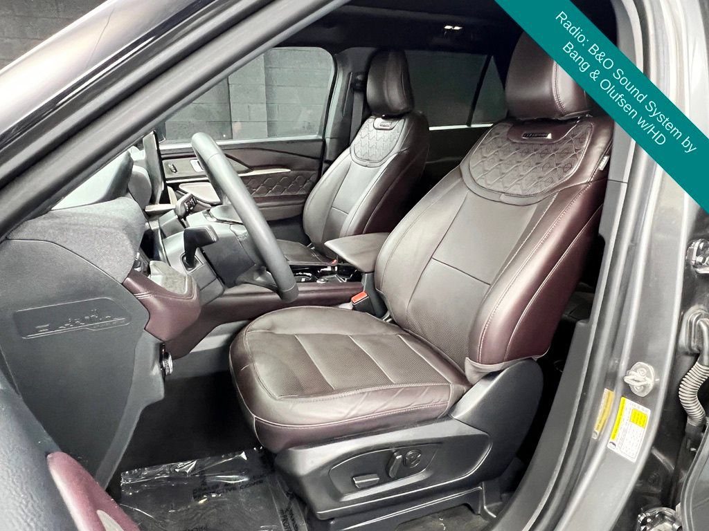 Used 2025 Ford Explorer Platinum w/ Ultimate Package AWD/4WD image 7