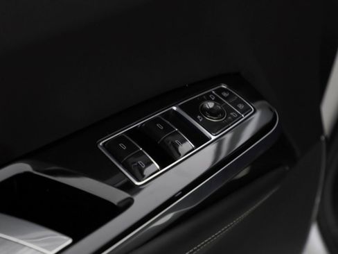 Used 2025 Cadillac Escalade V w/ LPO, ONYX Package image 20