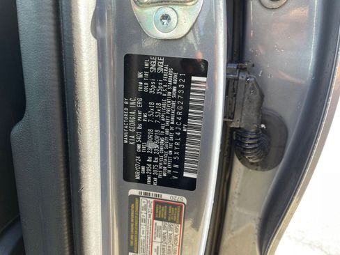 Used 2024 Kia Sorento S image 32