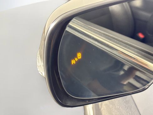 Used 2017 Toyota Land Cruiser image 22