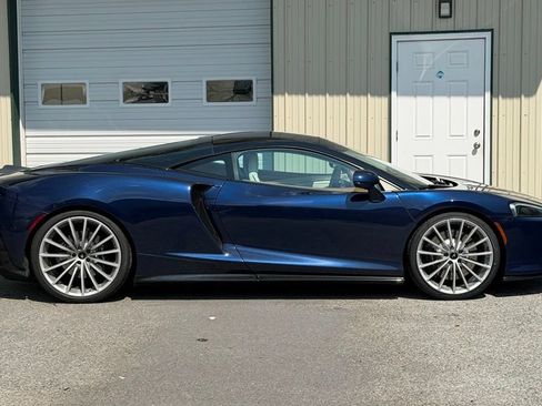 Used 2020 McLaren GT RWD image 3