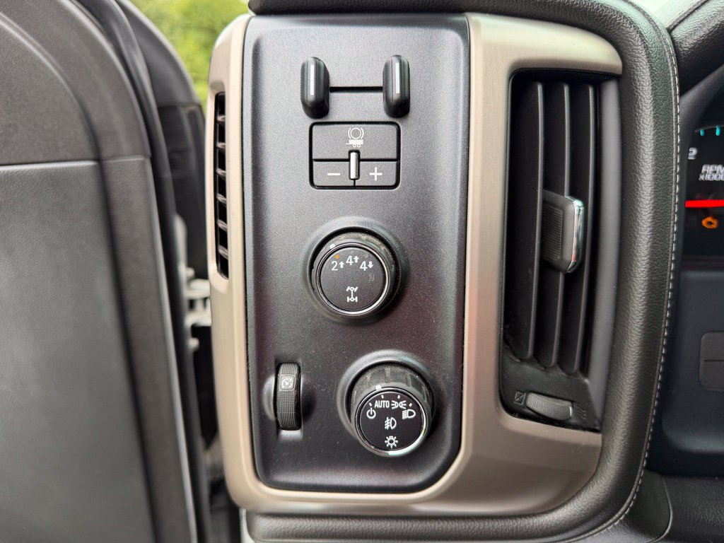 Used 2017 GMC Sierra 3500 Denali w/ Duramax Plus Package AWD/4WD image 13