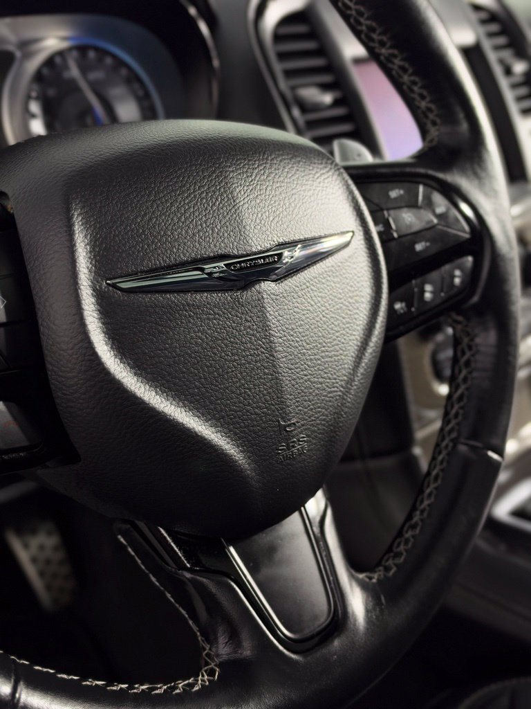 Used 2023 Chrysler 300 C RWD image 25