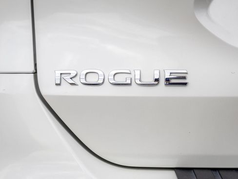 Used 2015 Nissan Rogue SL w/ SL Premium Package FWD image 13