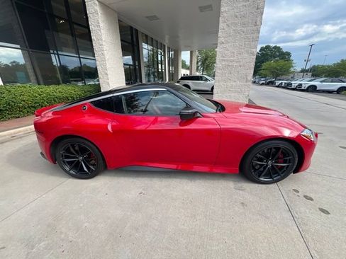 Used 2025 Nissan Z Performance w/ Floor Mat Package RWD image 3