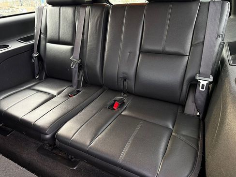 Used 2012 Chevrolet Suburban LT image 9