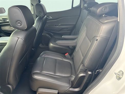 Used 2019 GMC Acadia SLT image 16