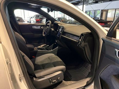 Used 2023 Volvo C40 P8 Recharge Plus AWD/4WD image 29