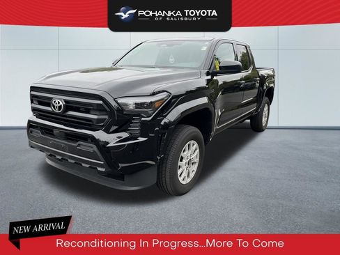 Used 2025 Toyota Tacoma SR RWD image 1