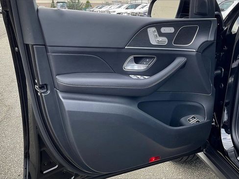 Certified 2025 Mercedes-Benz GLE 450e 4MATIC w/ Driver Assistance Package image 15