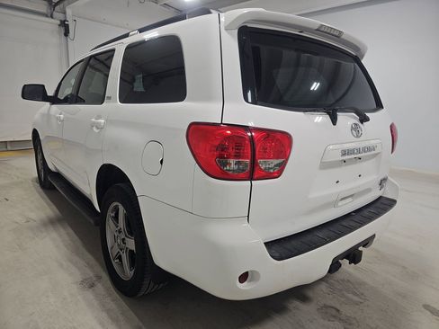 Used 2017 Toyota Sequoia SR5 w/ Sport Appearance Package image 6