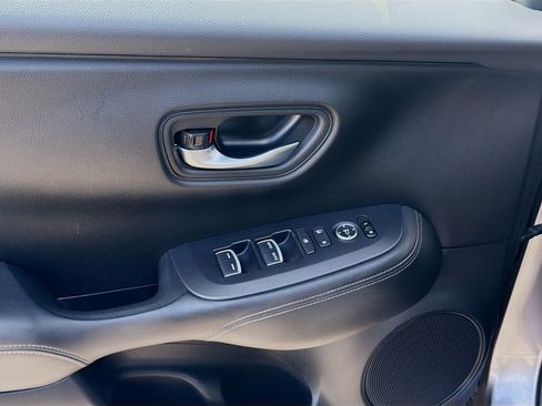 Certified 2024 Honda HR-V EX-L image 17