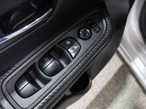 Used 2021 Nissan Versa SV image 13