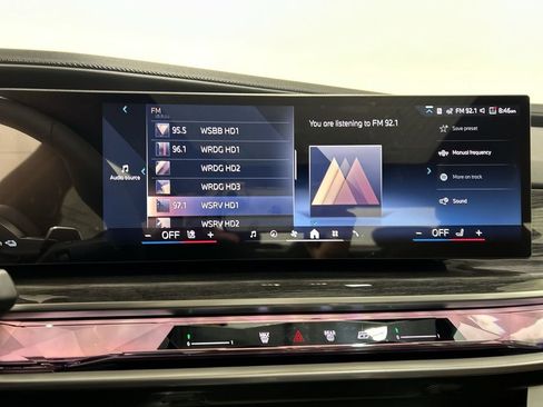 New 2026 BMW 750e xDrive w/ Premium Package image 16