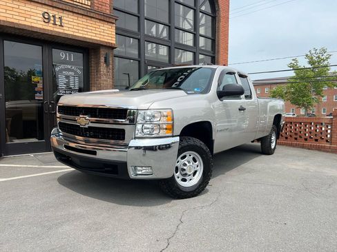 Used 2008 Chevrolet Silverado 2500 LT w/ 1LT Convenience Package AWD/4WD image 2