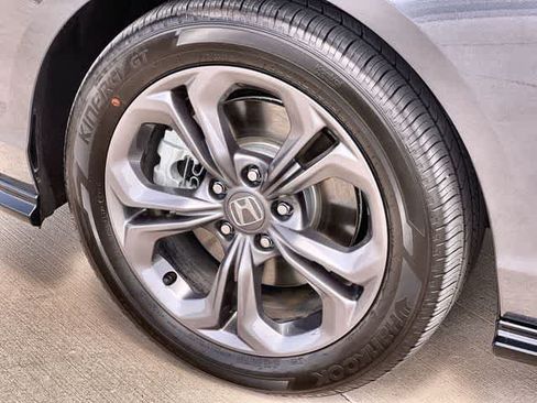 Certified 2026 Honda Accord EX-L image 9