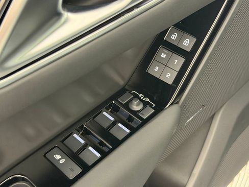Used 2026 Land Rover Range Rover Velar S AWD/4WD image 14