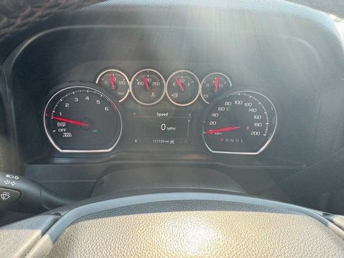 Used 2019 Chevrolet Silverado 1500 LT Trail Boss AWD/4WD image 19