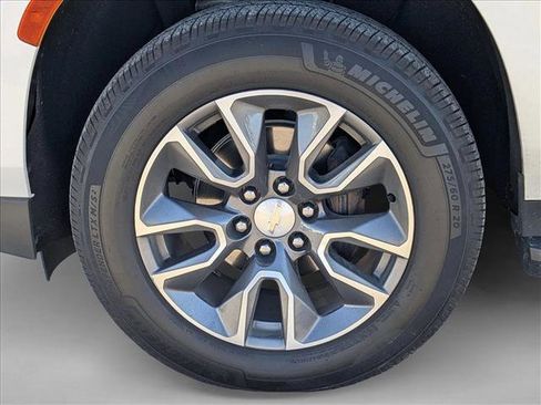 Used 2021 Chevrolet Suburban LT image 10