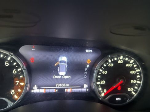 Used 2017 Jeep Renegade Latitude image 11