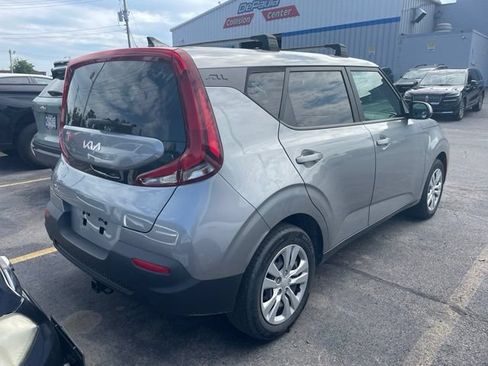 Used 2022 Kia Soul LX FWD image 7