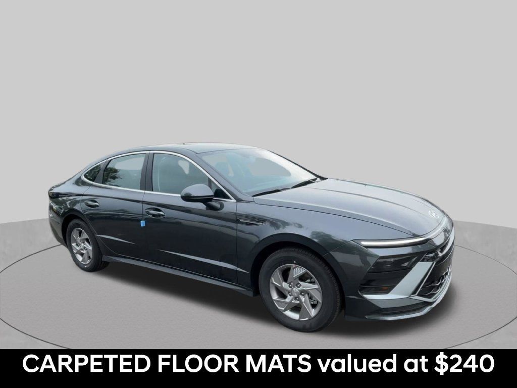 Used 2026 Hyundai Sonata SE FWD image 2
